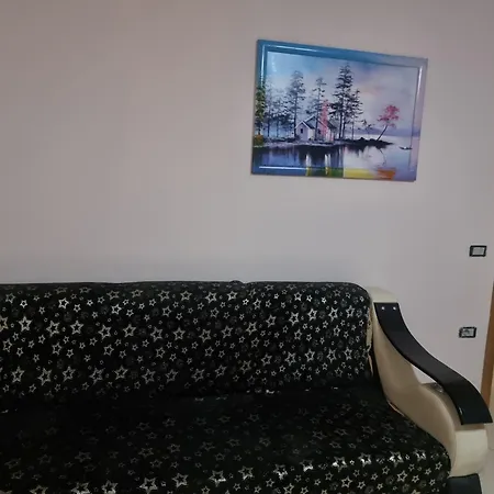 New Center Apartment *